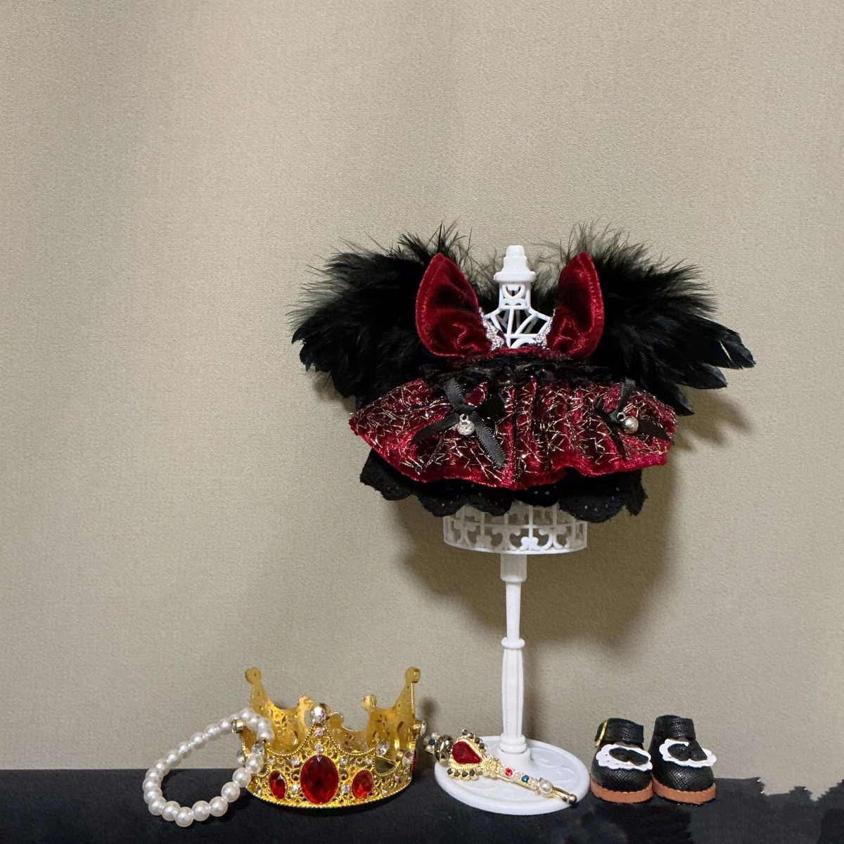 Red Queen Royal Outfit Set – Regal Dress-Up for 17CM/6.7IN Labubu